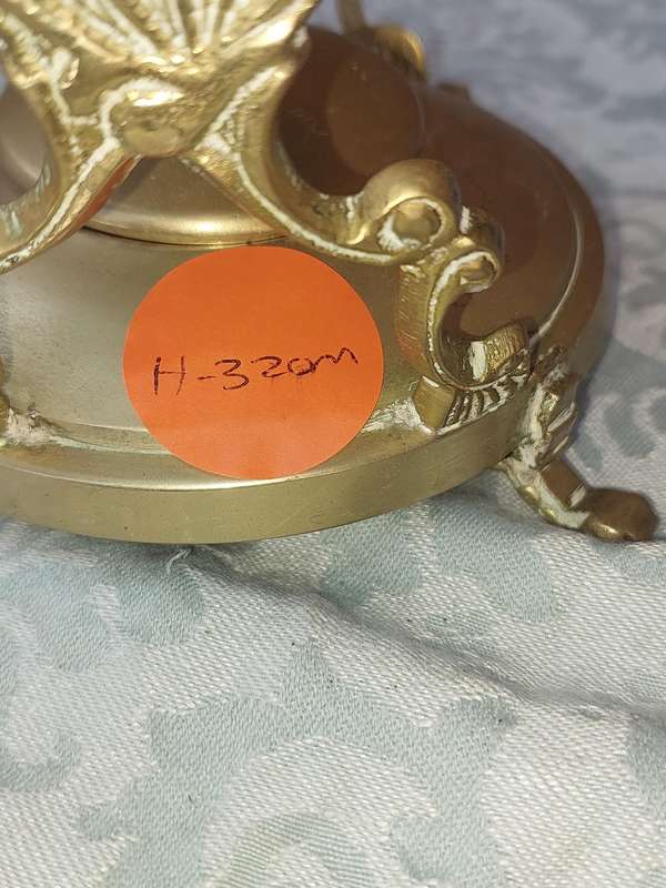 A VINTAGE ART DECORATIVE BRASS KETTLE WITH THE BURNER SOLD AS IS