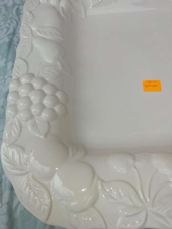 AN ART DECOR FRUIT SERVING PLATTER PORCELAIN MADE ON PORTUGAL FOR WOOLWORTHS SOLD AS IS