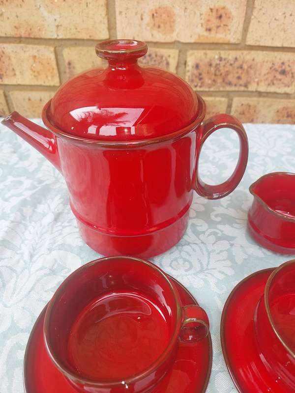 AN ART DECOR VINTAGE RED COFFEE SET 15 PIECE BY CERAMICA  D'ARTE ITALY