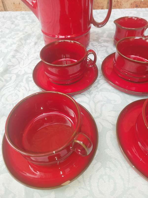 AN ART DECOR VINTAGE RED COFFEE SET 15 PIECE BY CERAMICA  D'ARTE ITALY