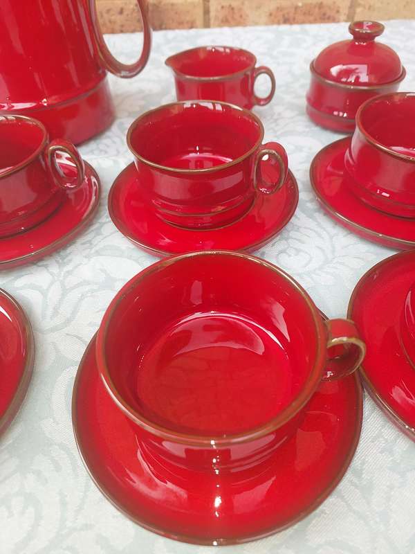 AN ART DECOR VINTAGE RED COFFEE SET 15 PIECE BY CERAMICA  D'ARTE ITALY