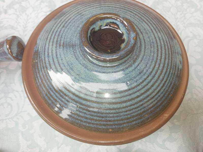 A VINTAGE 8 PIECE CERAMIC GLAZED BAKED SOUP SERVING  SET SOLD AS IS