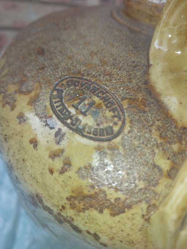 AN ANTIQUE MACDONALD ADAMS & CO LTD GIN CERAMIC JAR WITH A SCREW ON LID NO11  SOLD AS IS
