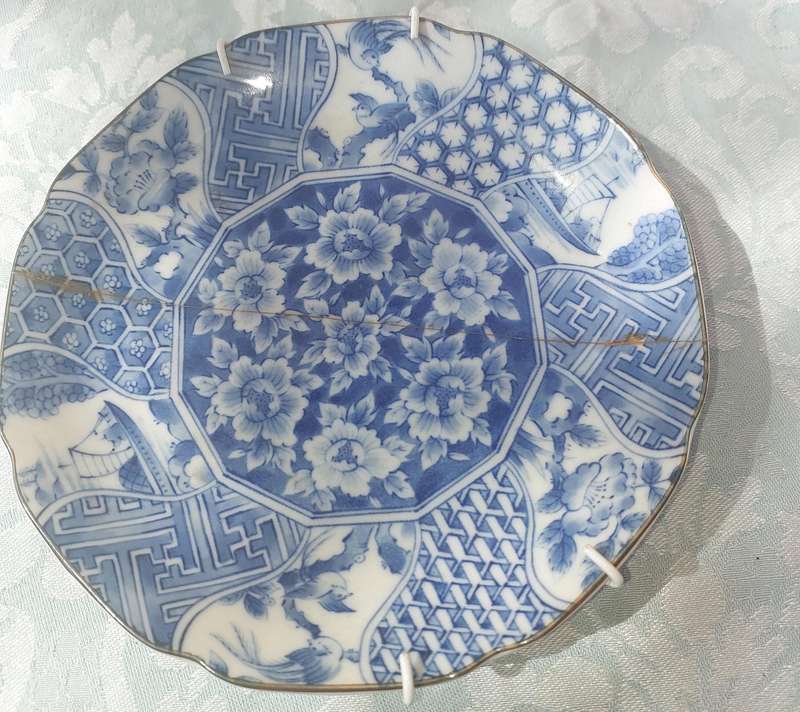 Vintage Chinese Blue and White Plate Small Decorative Floral - PLATE PLAQUE WITH REPAIRED CRACK