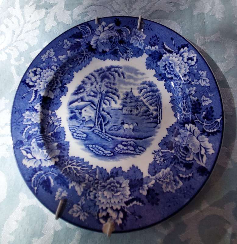 AN ENOCHE WOODS AND SONS BREAKFAST PLATE PLAQUE SOLD AS IS