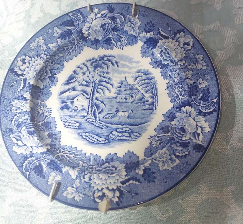 AN ENOCHE WOODS AND SONS BREAKFAST PLATE PLAQUE SOLD AS IS