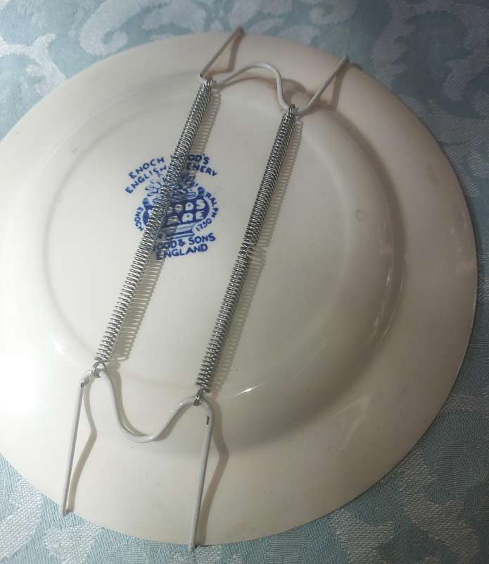 AN ENOCHE WOODS AND SONS BREAKFAST PLATE PLAQUE SOLD AS IS