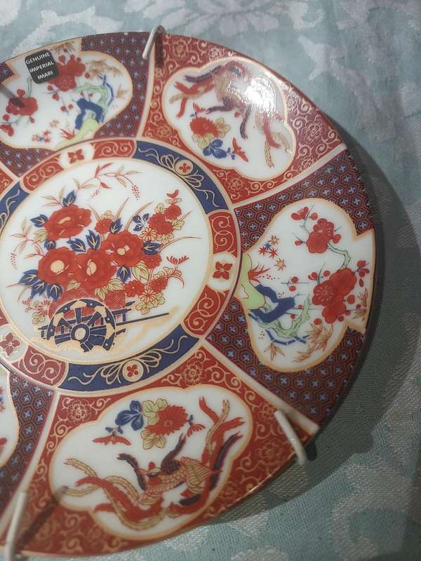 A CERTIFIED VINTAGE COLLECTORS  IMARI JAPAN PLATE PLAQUE SOLD AS IS