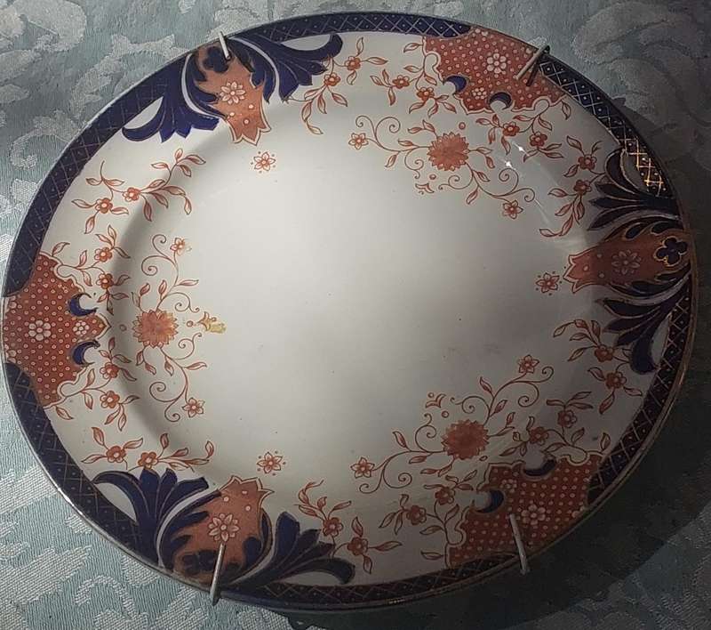 A VINTAGE STOKE ON TRENT STAFFORDSHIRE ENGLAND PLATE , PLAQUE SOLD AS IS