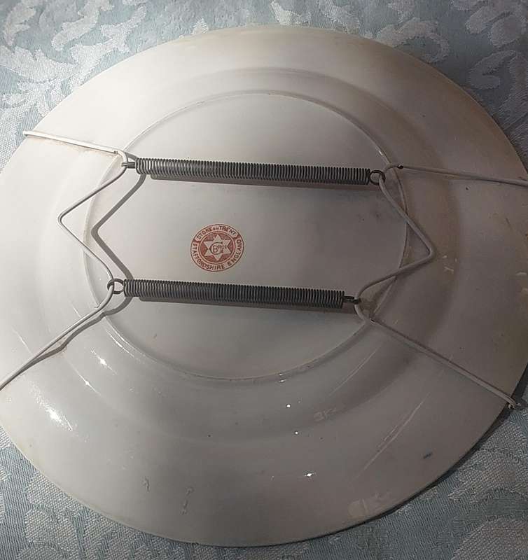 A VINTAGE STOKE ON TRENT STAFFORDSHIRE ENGLAND PLATE , PLAQUE SOLD AS IS