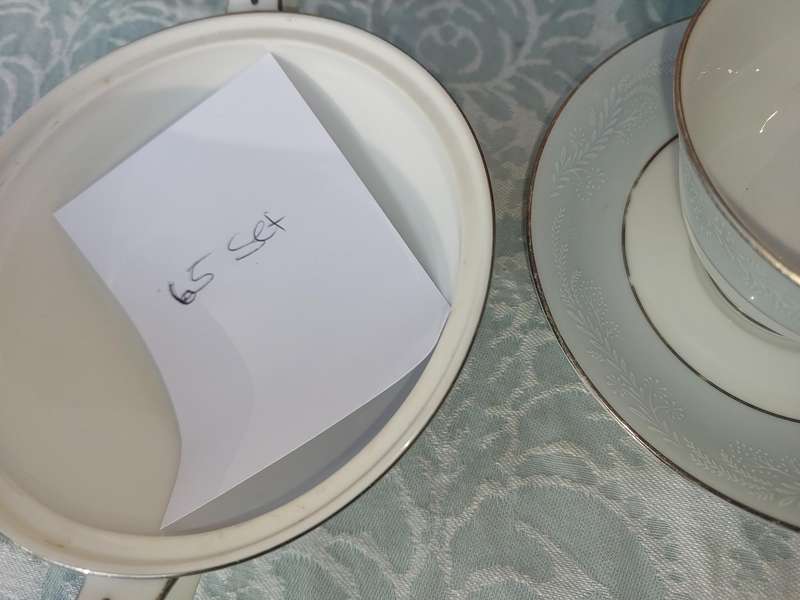A VINTAGE 65 PIECE NORITAKE CHINA JAPAN 5651 LAUREATE US DESIGN 170727 SOLD AS IS