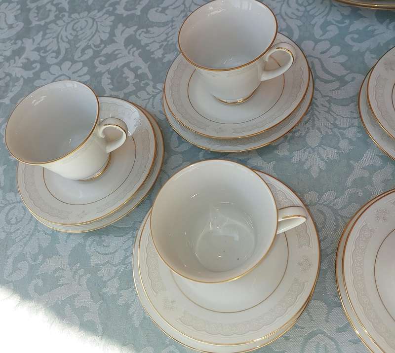 A vintage legendary Sri Lankan Parisian lace Noritake set sold as is
