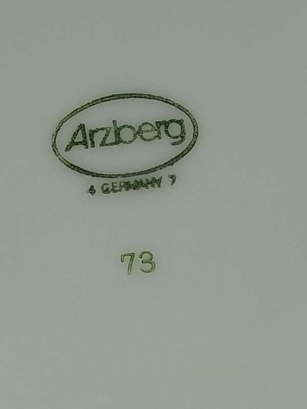 A VINTAGE 47 PIECE WHITE PORCELAIN SET MADE BY ARZBERG GERMANY SOLD AS IS