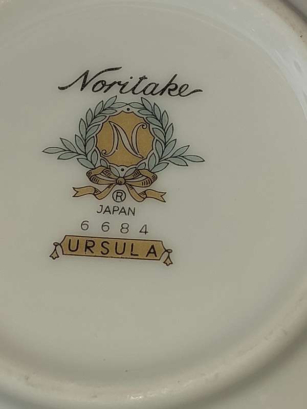A VINTAGE 20 PIECE NORITAKE JAPAN 6684 URSULA TEASET SOLD AS IS