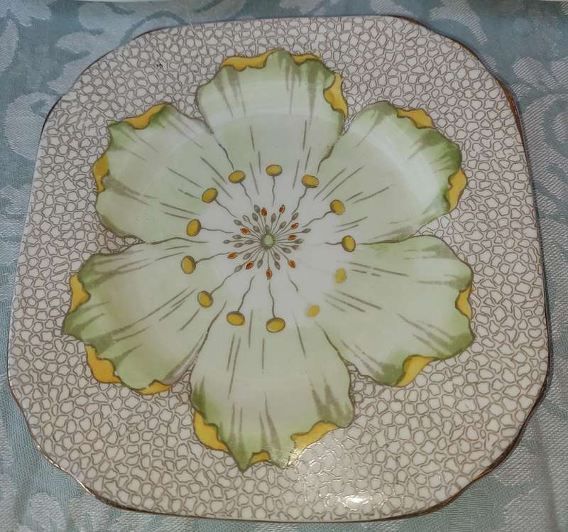 A RARE VINTAGE SET OF 5 TUSCAN FINE ENGLISH  BONE CHINA MADE IN ENGLAND CAKE PLATES SOLD AS IS