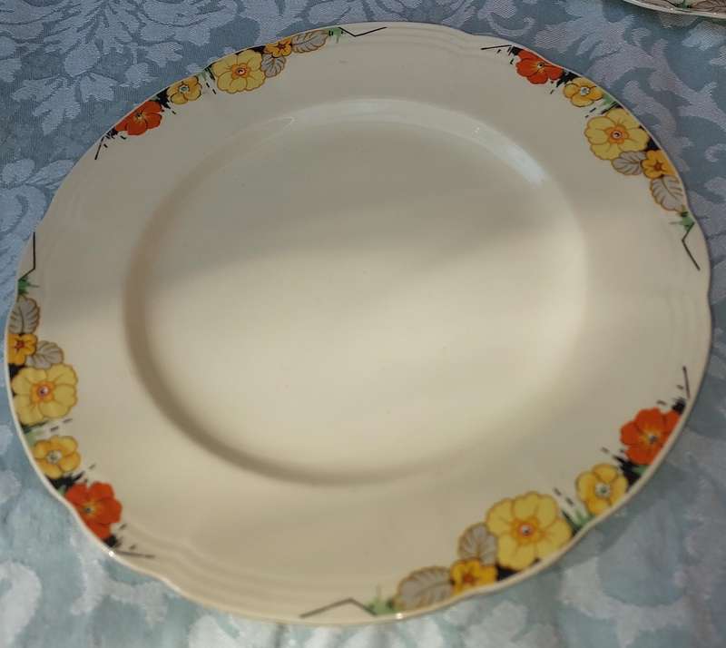 A RARE COLLECTION OF 3 ALFRED MEAKIN ENGLAND ROYAL MARIGOLD RAYMOND CAKE PLATES SOLD AS IS