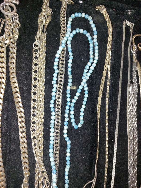 A BULK JOBLOT COLLECTION COSTUME NECKLACES SOLD AS IS