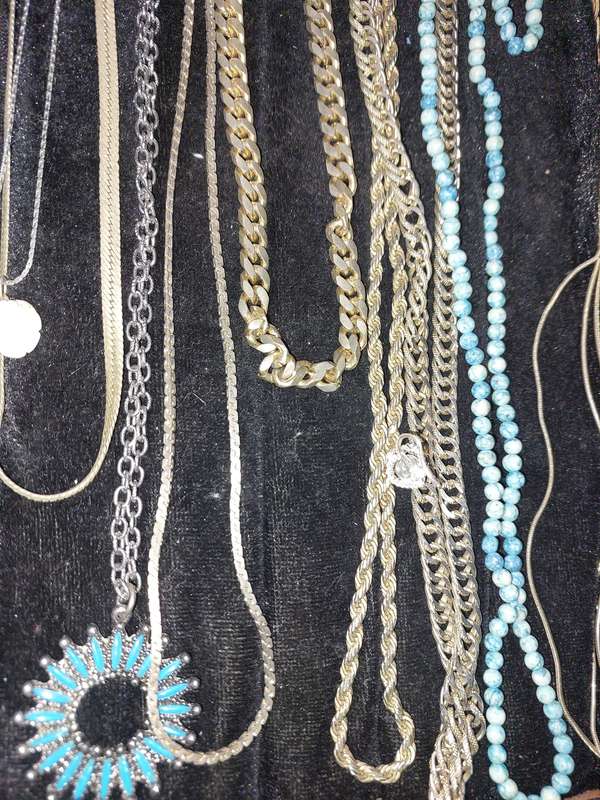 A BULK JOBLOT COLLECTION COSTUME NECKLACES SOLD AS IS
