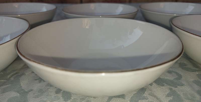 A RARE COLLECTION OF THOMAS GERMANY GOLD TRIM PORCELAIN DESERT BOWLS SOLD AS IS