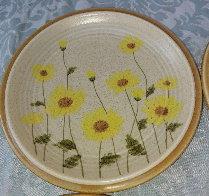A VINTAGE COLLECTION OF 6 NATURES SONG MIKASA INTERNATIONAL JAPAN CAKE PLATES SOLD AS IS