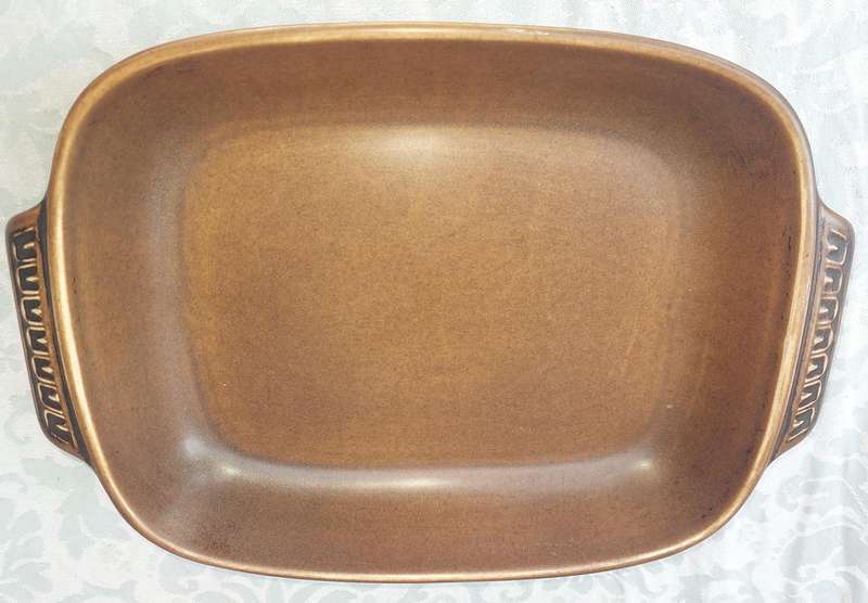 A VINTAGE PENINE WEDGEWOOD BROWN CERAMIC OVEN TO TABLE CASSEROLE SOLD AS IS