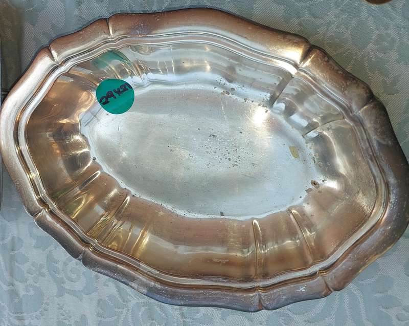 A VINTAGE COLLECTION OF KTCHENALIA UTENSILS SOLD AS IS