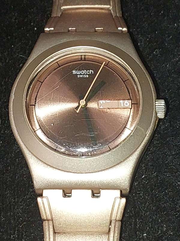 TWO VINTAGE SWATCH WATCHES NEED NEW BATTERIES SOLD AS IS