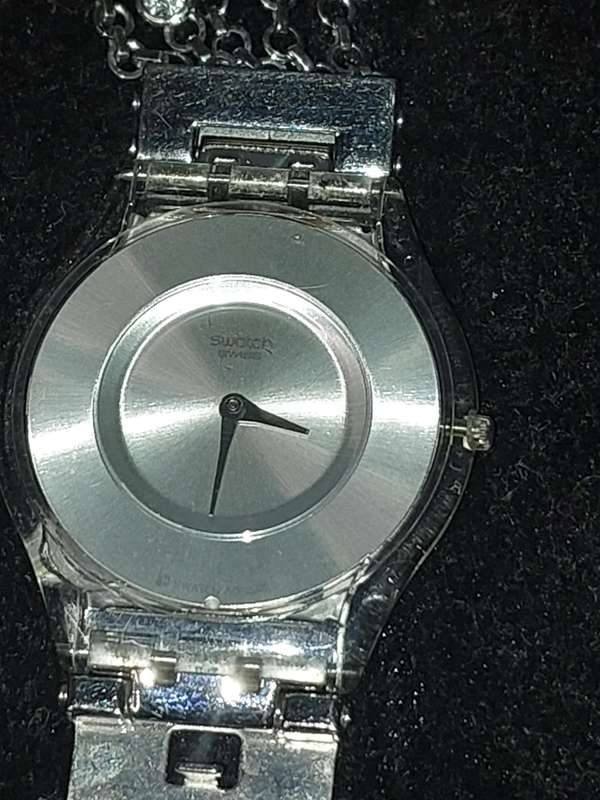 TWO VINTAGE SWATCH WATCHES NEED NEW BATTERIES SOLD AS IS
