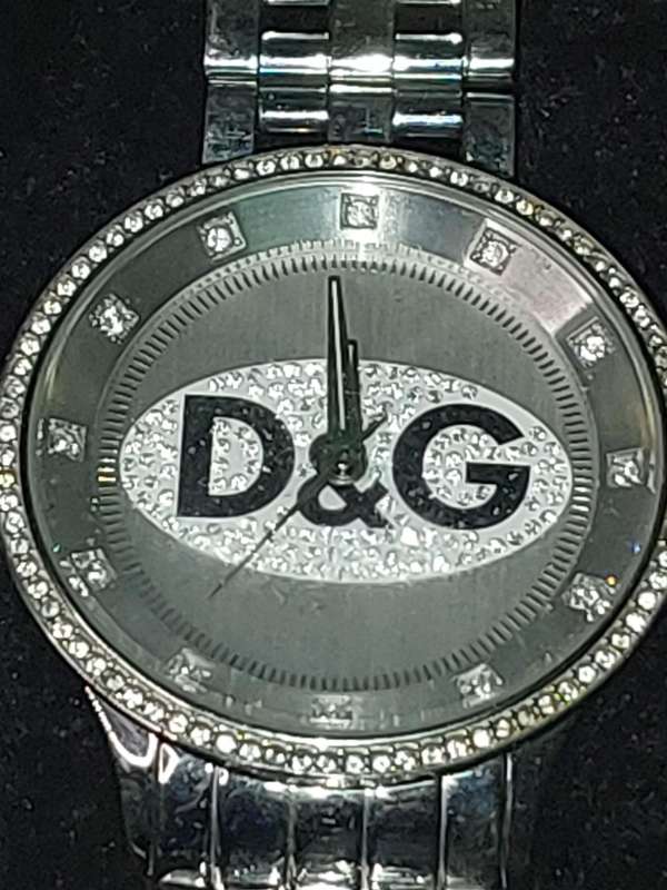A COLLECTION OF USED COSTUME WATCHES SOLD AS IS NOT TESTED