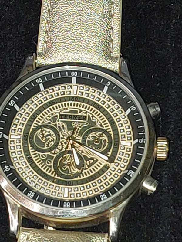 A COLLECTION OF COSTUME WATCHES SOLD AS IS NOT TESTED