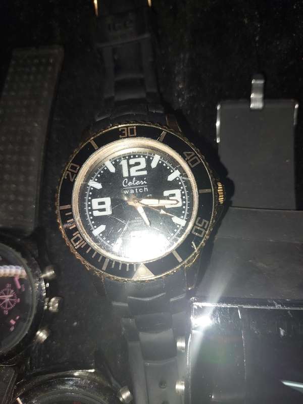 A USED JOBLOT RUBBER SPORTS AND CRONGRAPH WATCHES SOLD AS IS NOT TESTED