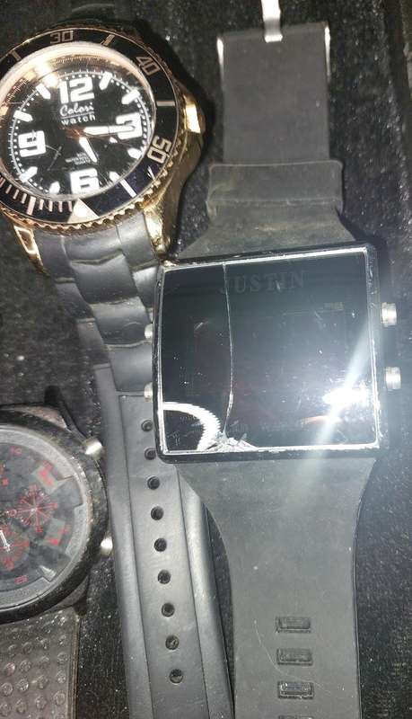 A USED JOBLOT RUBBER SPORTS AND CRONGRAPH WATCHES SOLD AS IS NOT TESTED