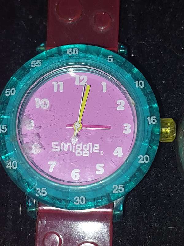 A COLLECTION JOBLOT GIRLS WATCHES
