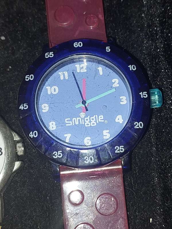 A COLLECTION JOBLOT GIRLS WATCHES