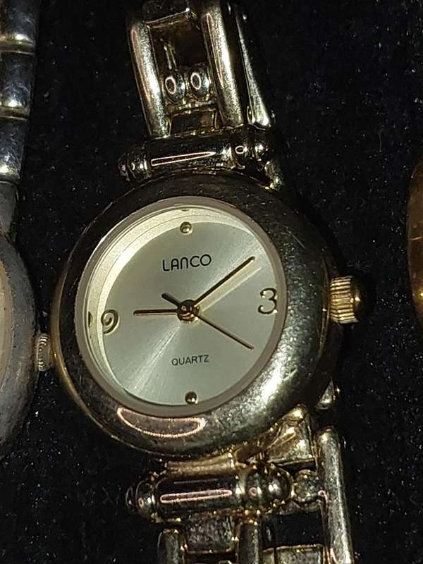 A VINTAGE JOBLOT QUALITY BRANDED WOMANS WATCHES SOLD AS IS NOT TESTED