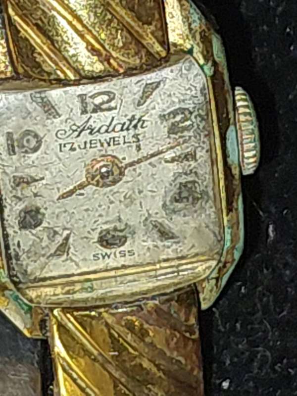 A VINTAGE JOBLOT QUALITY BRANDED WOMANS WATCHES SOLD AS IS NOT TESTED