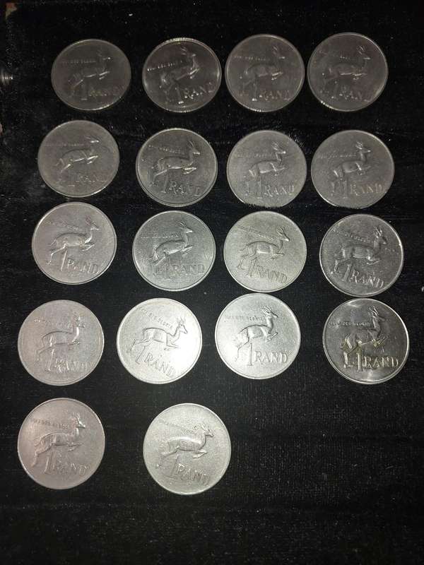 A VINTAGE JOBLOT SOUTH AFRICAN RAND COINS SOLD AS IS