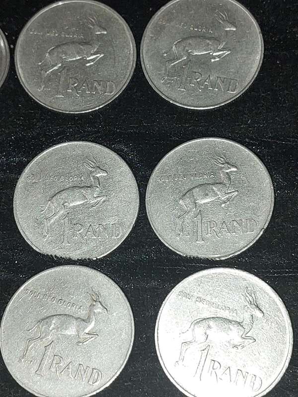 A VINTAGE JOBLOT SOUTH AFRICAN RAND COINS SOLD AS IS