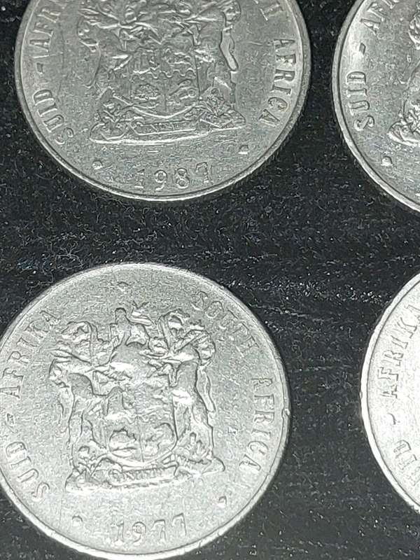 A VINTAGE JOBLOT SOUTH AFRICAN RAND COINS SOLD AS IS