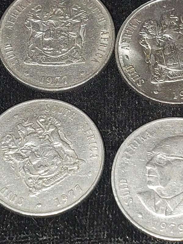 A VINTAGE JOBLOT SOUTH AFRICAN RAND COINS SOLD AS IS