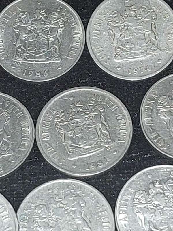 A VINTAGE COLLECTION OF(101) 20 CENT SOUTH AFRICAN COINS  SOLD AS IS