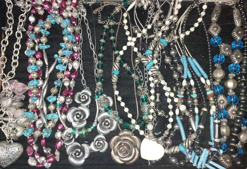 A VINTAGE COLLECTION COSTUME NECKLACES SOLD AS IS