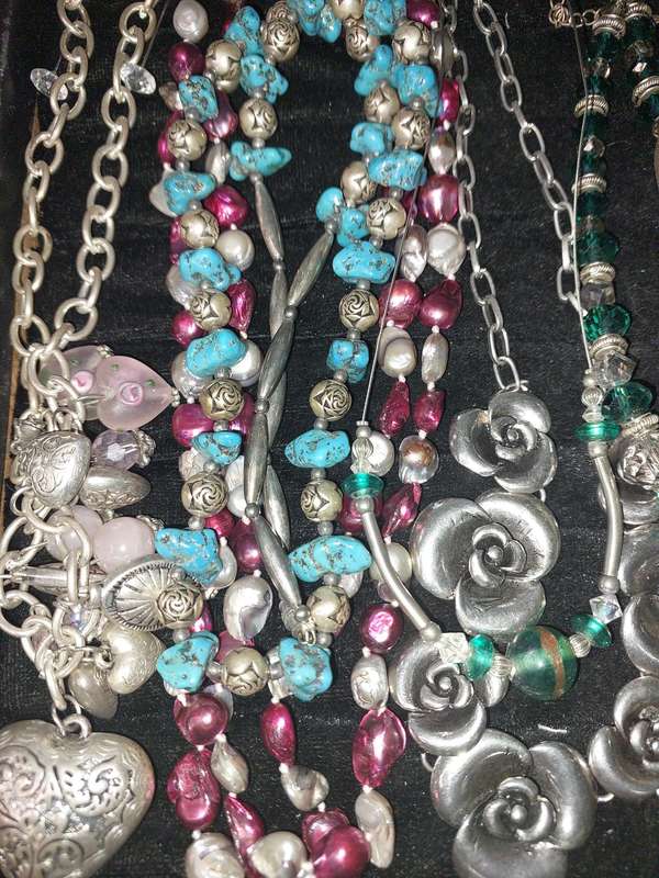 A VINTAGE COLLECTION COSTUME NECKLACES SOLD AS IS