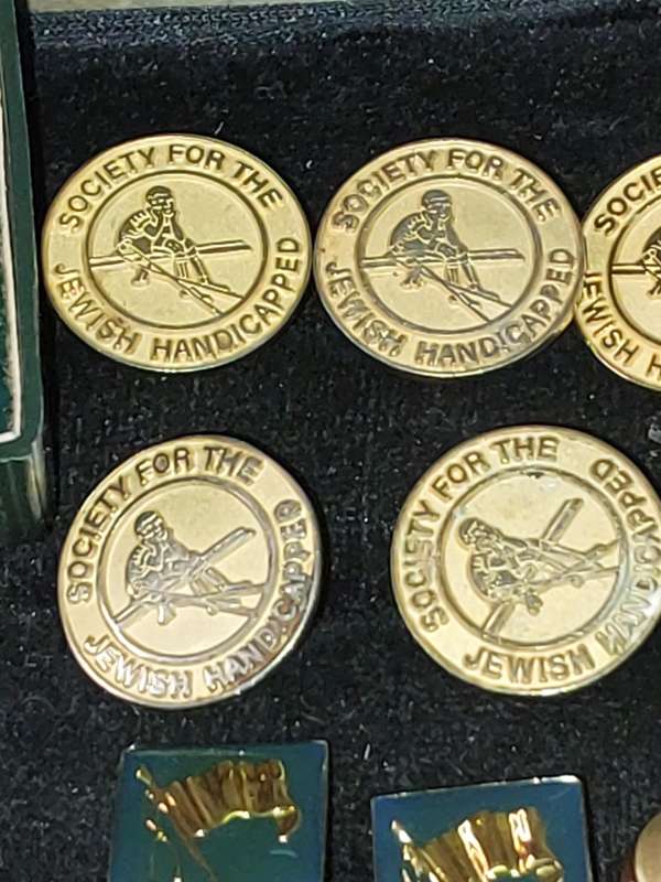 A RETIRED GENTLEMENS CUFFLINK COLLECTION SOLD AS IS