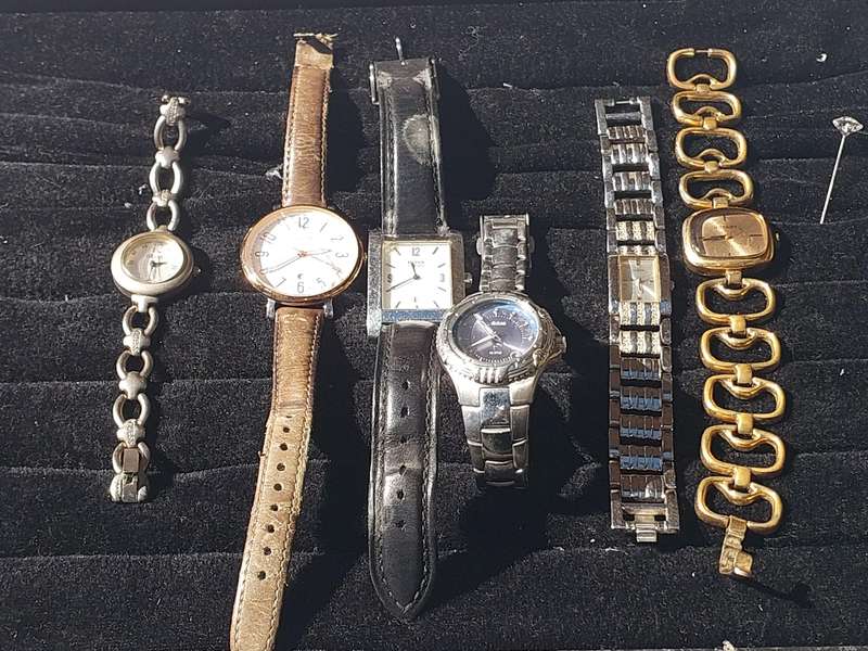 A COLLECTION OF FAMOUS BRANDED WATCHES SOLD AS IS, NOT TESTED