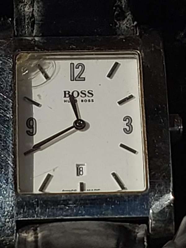 A COLLECTION OF FAMOUS BRANDED WATCHES SOLD AS IS NOT TESTED