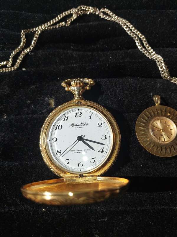 A COLLECTION OF POCKET AND PENDANT WATCHES SOLD AS IS NOT TESTED