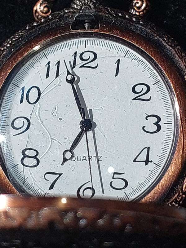 A COLLECTION OF POCKET AND PENDANT WATCHES SOLD AS IS NOT TESTED