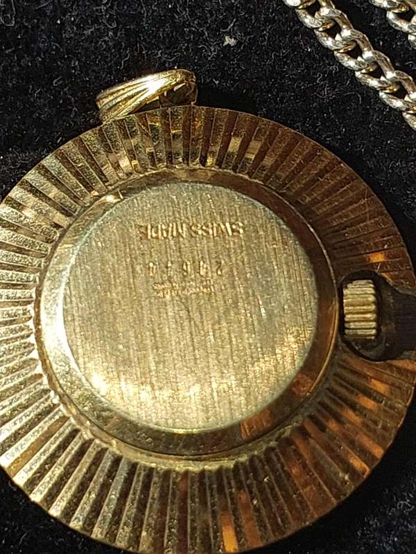 A COLLECTION OF POCKET AND PENDANT WATCHES SOLD AS IS NOT TESTED