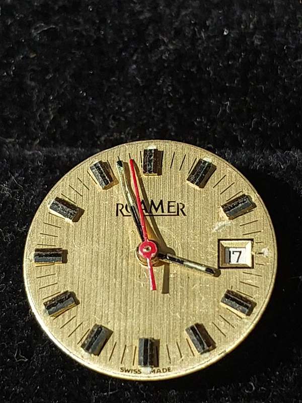 A VINTAGE AND ANTIQUE COLLECTION WATCH MACHINISMS SOLD AS IS